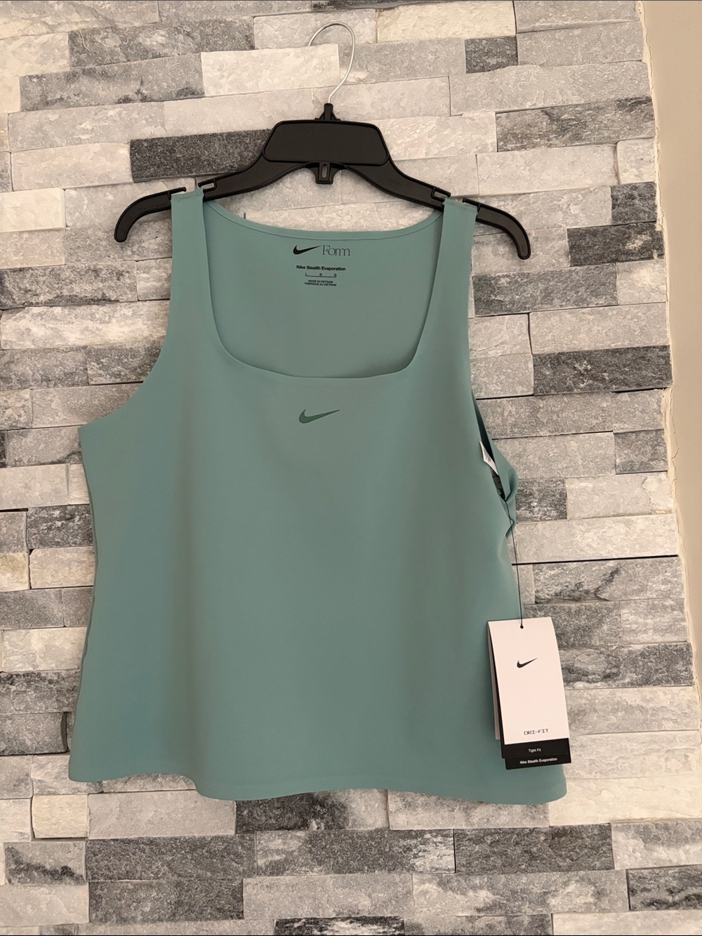 Nike Form women's tank top new with tags size large